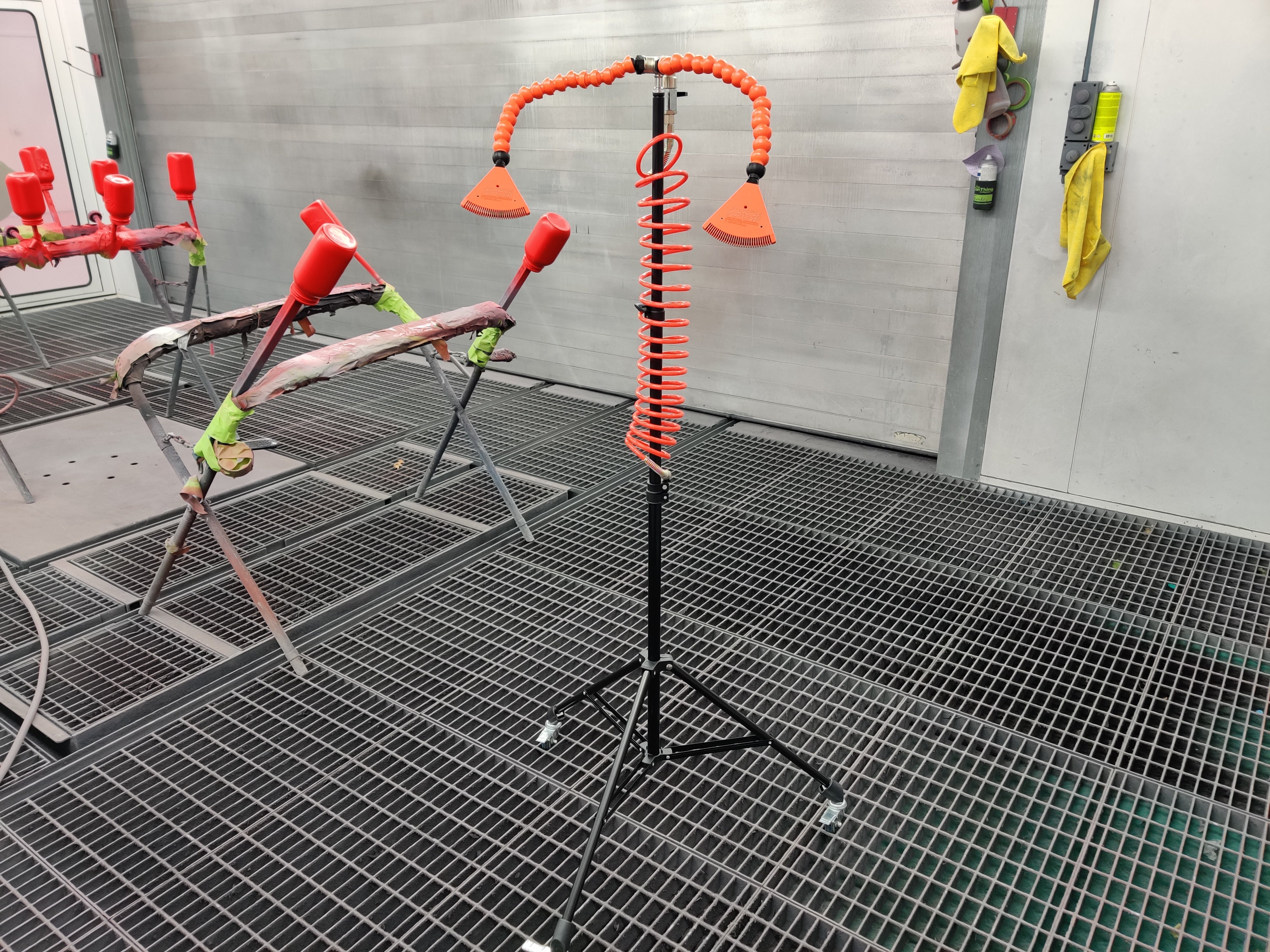Walcom Motivated Painters 2 blower stand